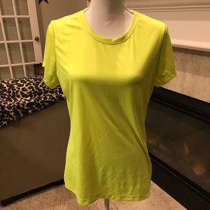 Women’s workout top